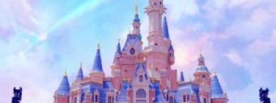 全球最大迪士尼乐园起火：浓烟滚滚背后的安全隐患