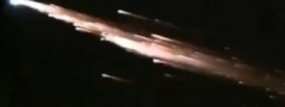 刚刚！福建不明飞行物（UFO）在天空中划出奇异的光轨