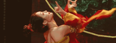 梁洛施：演艺之路，表演多面手