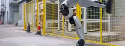 电竞赛道也被机器人闯进来了：科技与竞技的跨界碰撞